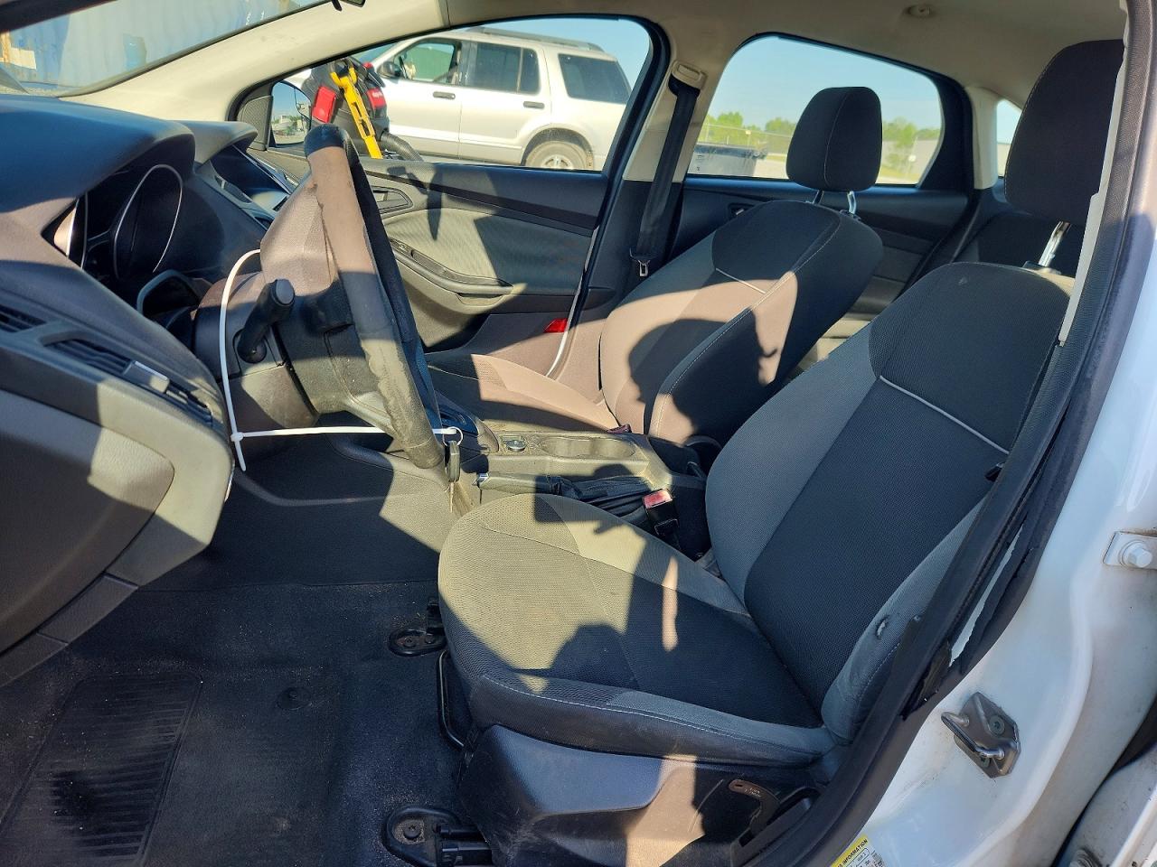 2012 Ford Focus S White vin: 1FAHP3E27CL132191
