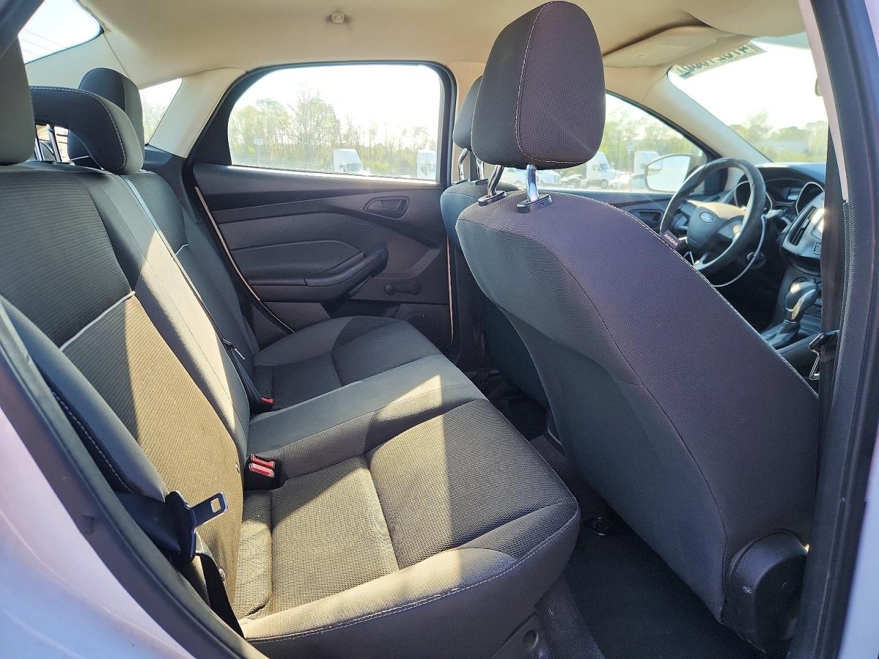 2012 Ford Focus S White vin: 1FAHP3E27CL132191