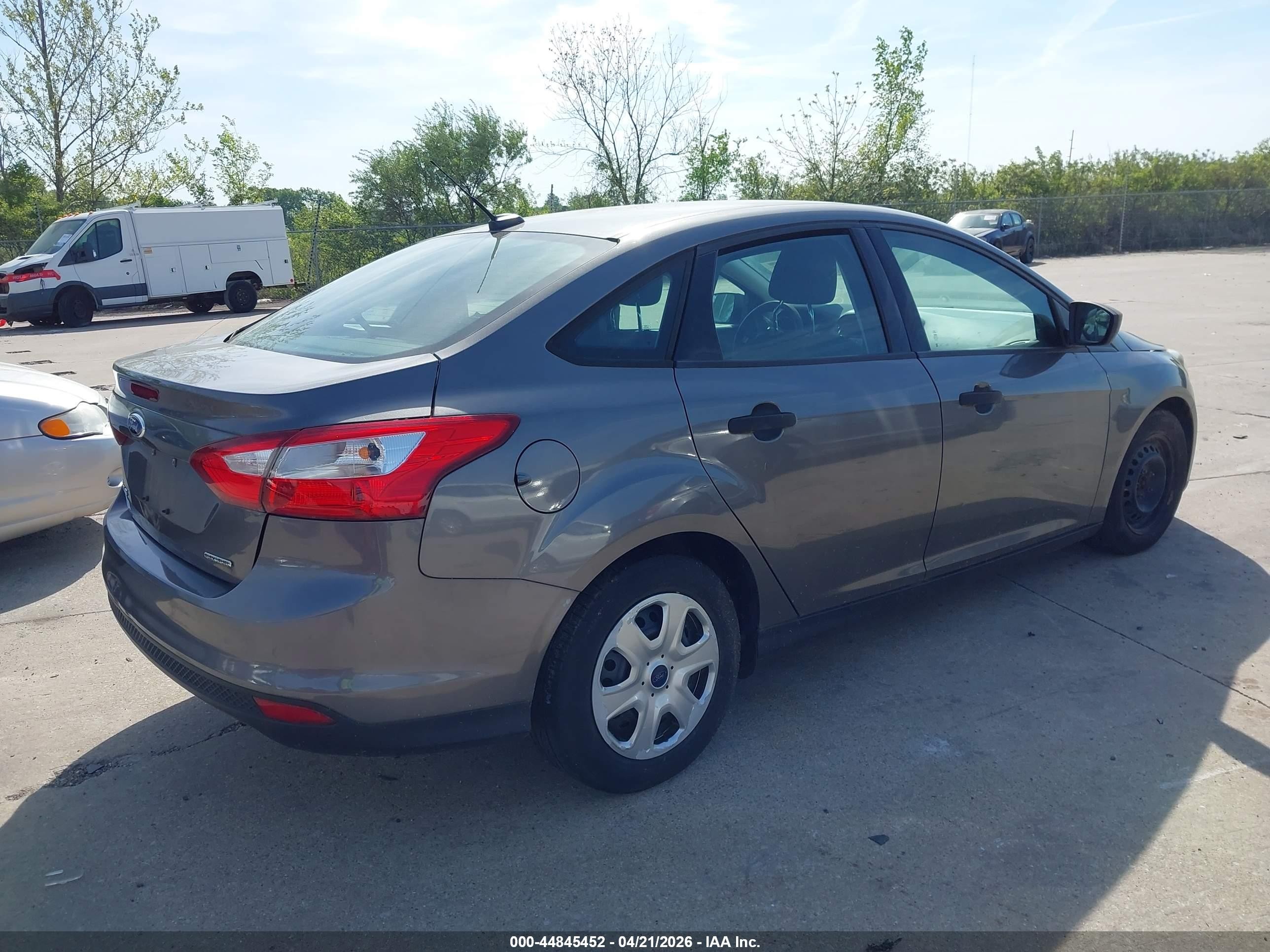 2012 Ford Focus S Gray vin: 1FAHP3E27CL429073