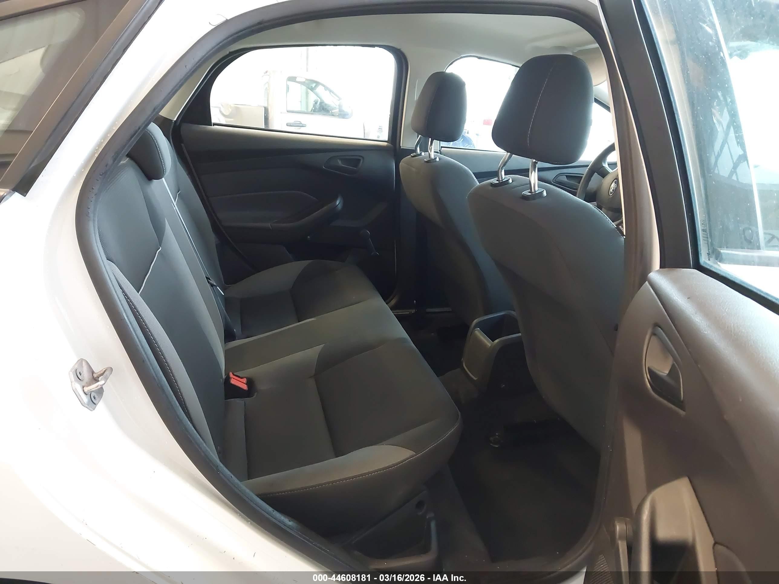 2012 Ford Focus S White vin: 1FAHP3E28CL196997