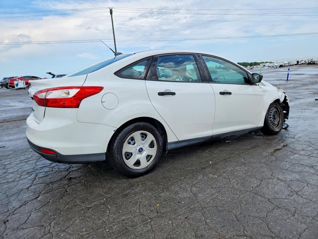 2012 Ford Focus S Белый vin: 1FAHP3E28CL344579