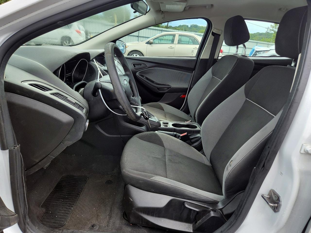 2012 Ford Focus S Белый vin: 1FAHP3E28CL344579