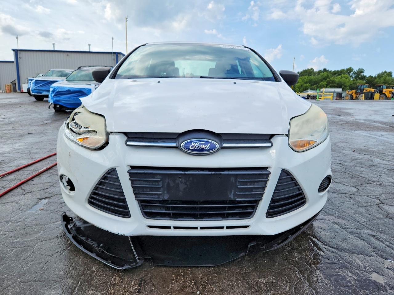 2012 Ford Focus S Белый vin: 1FAHP3E28CL344579