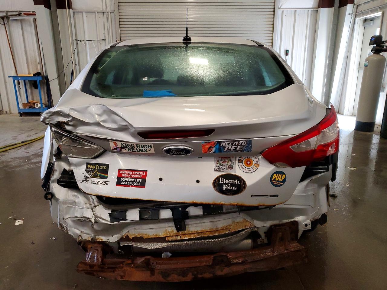 2012 Ford Focus S Серебряный vin: 1FAHP3E28CL404523