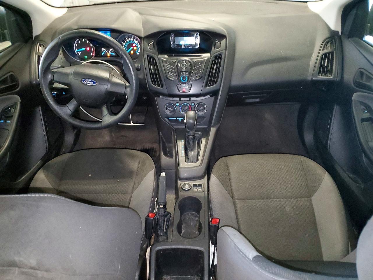 2012 Ford Focus S Серебряный vin: 1FAHP3E28CL404523