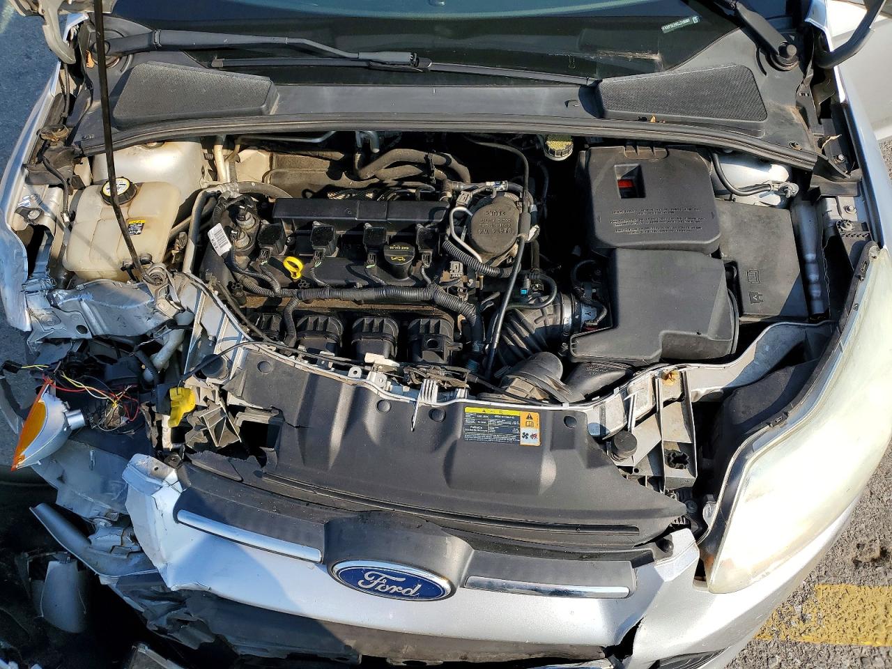 2012 Ford Focus S Серебряный vin: 1FAHP3E29CL316080