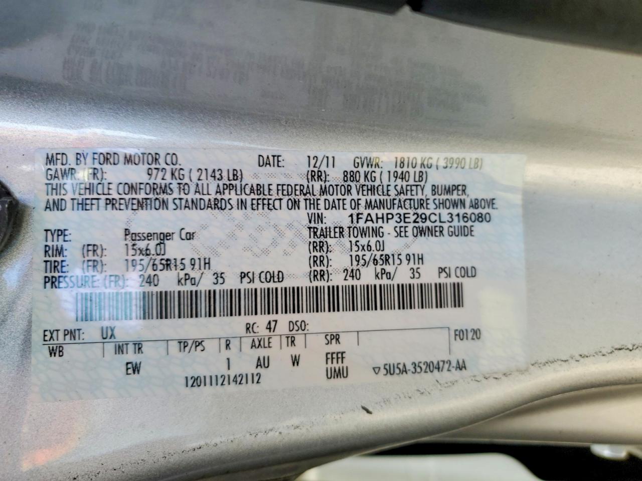 2012 Ford Focus S Серебряный vin: 1FAHP3E29CL316080