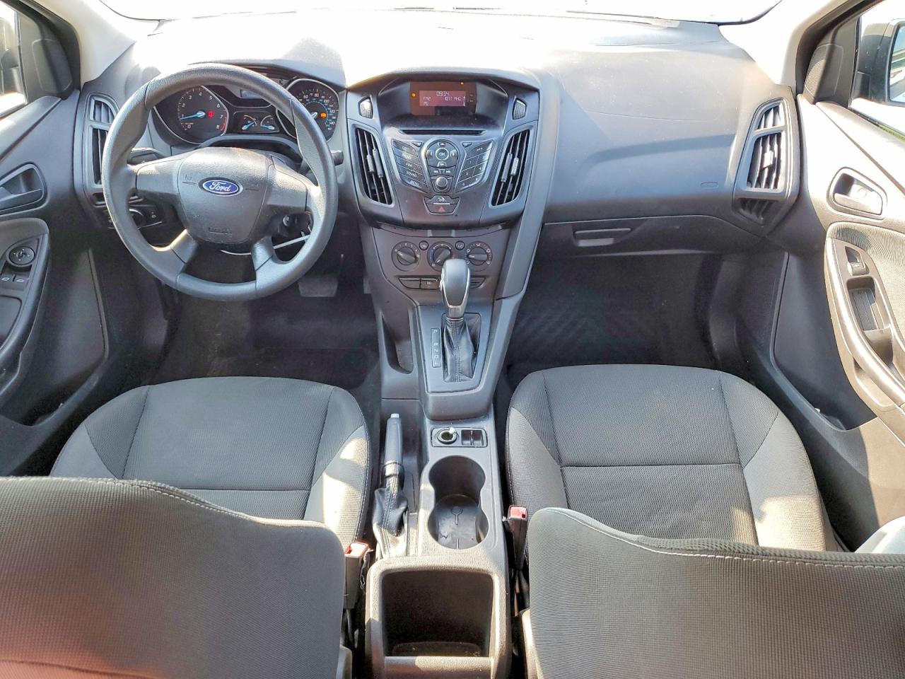2012 Ford Focus S Серебряный vin: 1FAHP3E29CL316080