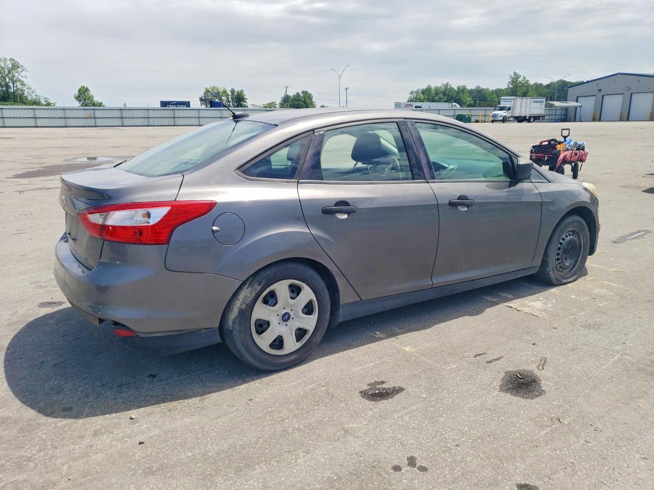 2012 Ford Focus Gray vin: 1FAHP3E2XCL297748