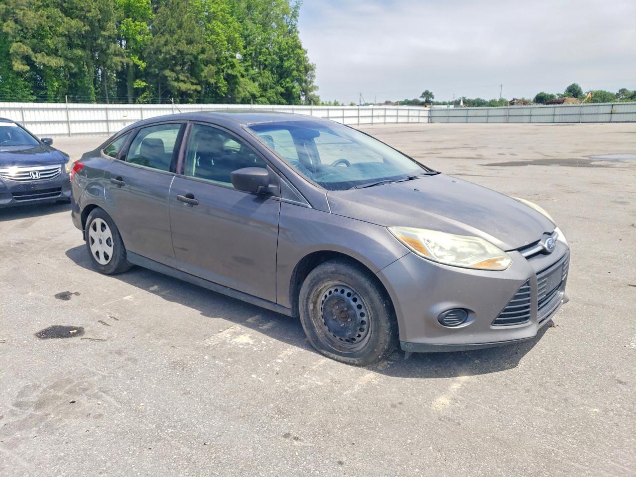 2012 Ford Focus Gray vin: 1FAHP3E2XCL297748