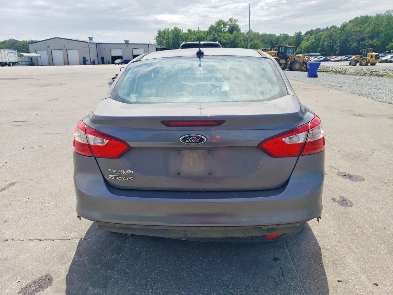 2012 Ford Focus Gray vin: 1FAHP3E2XCL297748