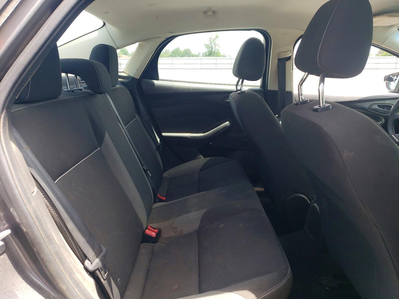 2012 Ford Focus Gray vin: 1FAHP3E2XCL297748
