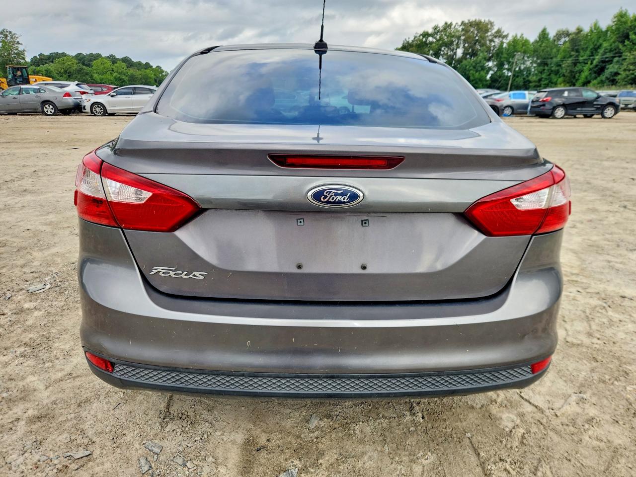 2012 Ford Focus S Серый vin: 1FAHP3E2XCL321353