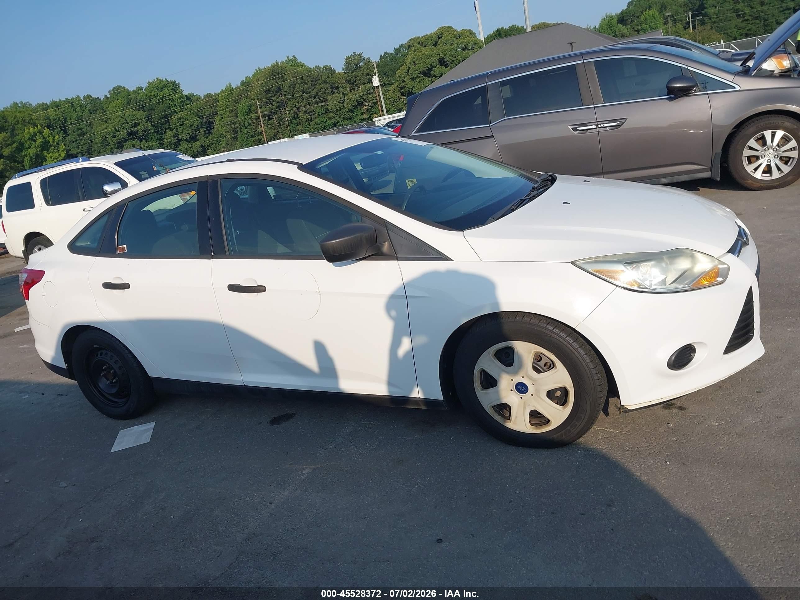 2012 Ford Focus S White vin: 1FAHP3E2XCL372397