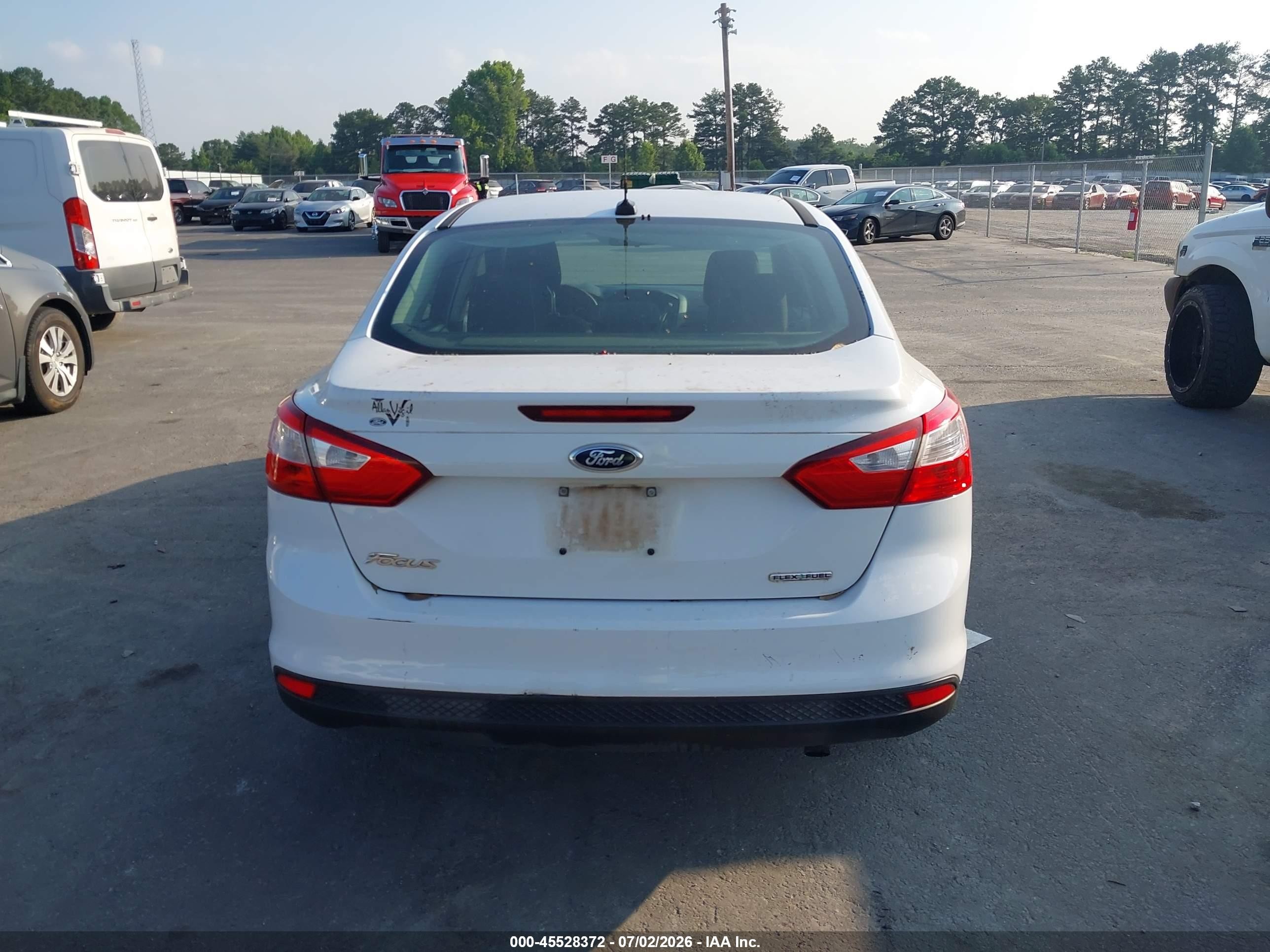 2012 Ford Focus S White vin: 1FAHP3E2XCL372397