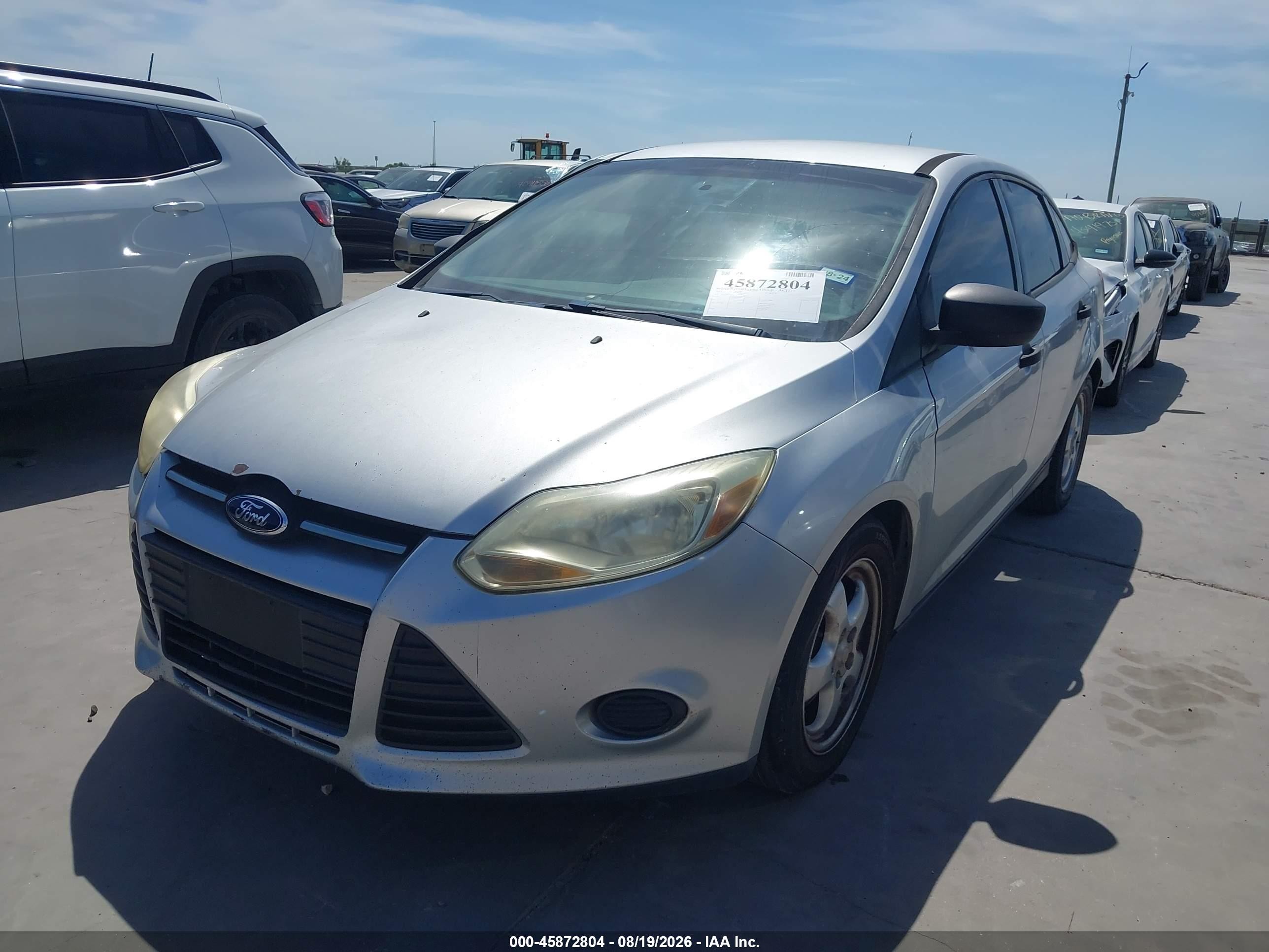 2012 Ford Focus S Серебряный vin: 1FAHP3E2XCL385862