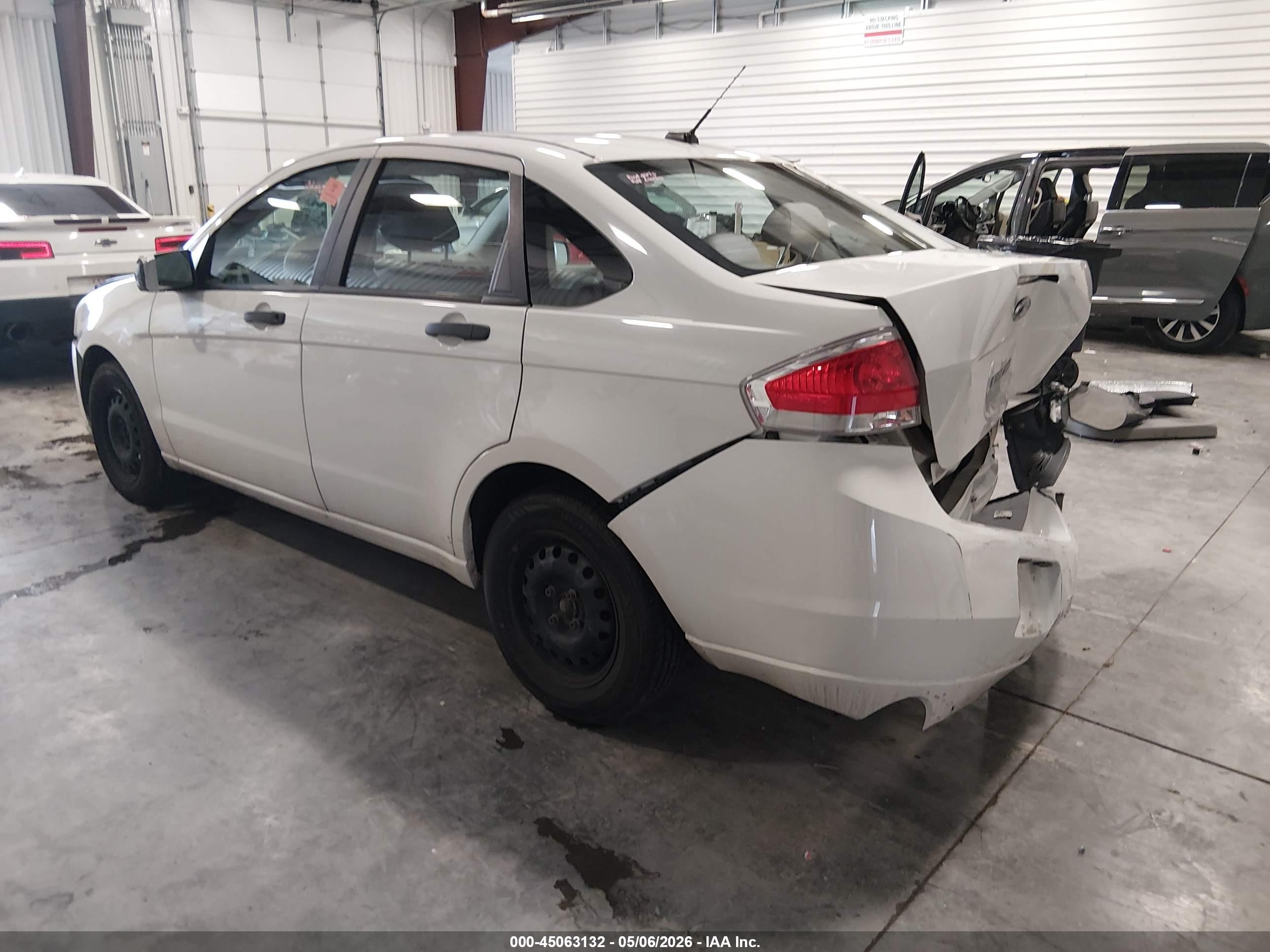 2010 Ford Focus S White vin: 1FAHP3EN0AW291379