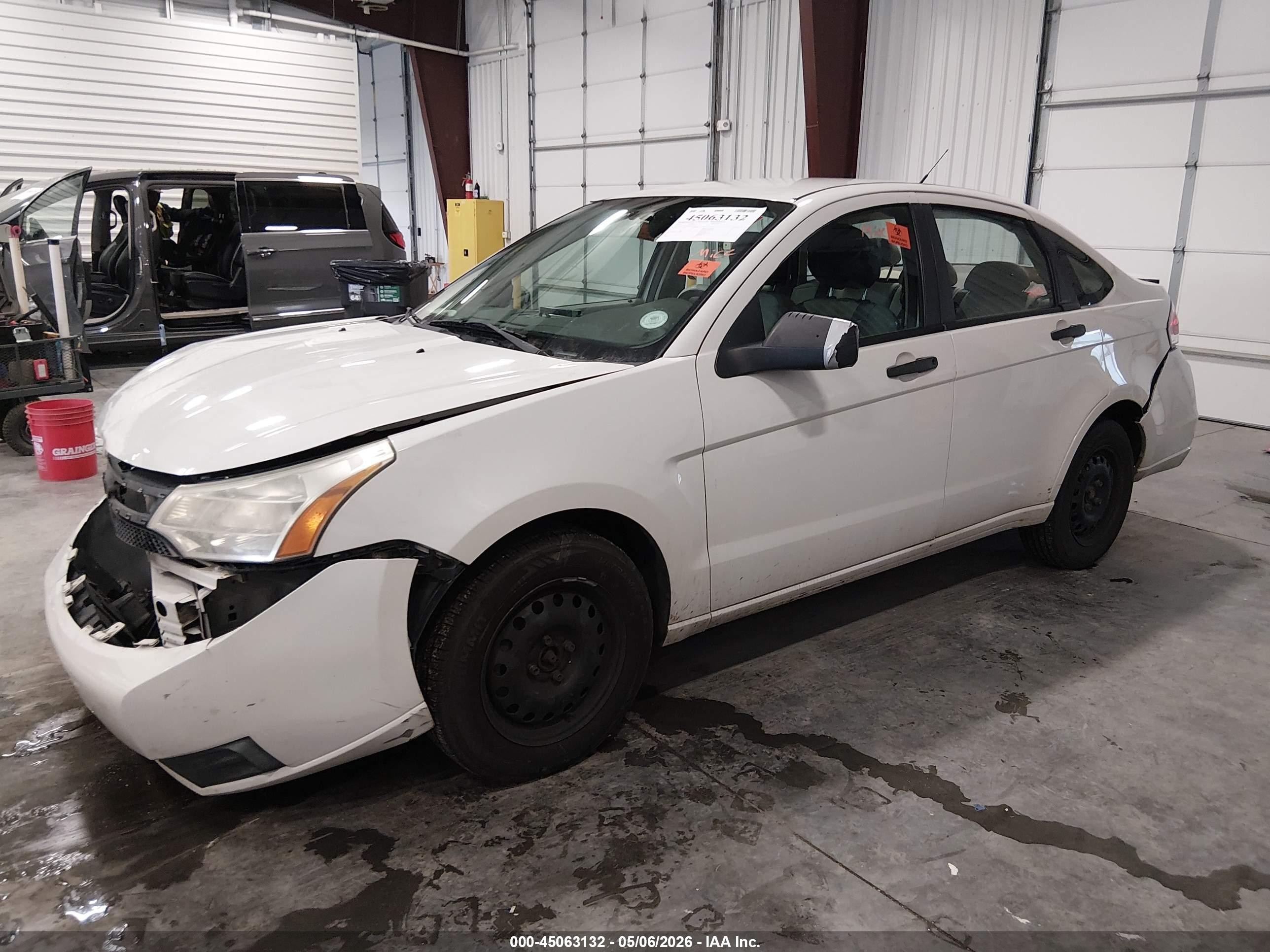2010 Ford Focus S White vin: 1FAHP3EN0AW291379