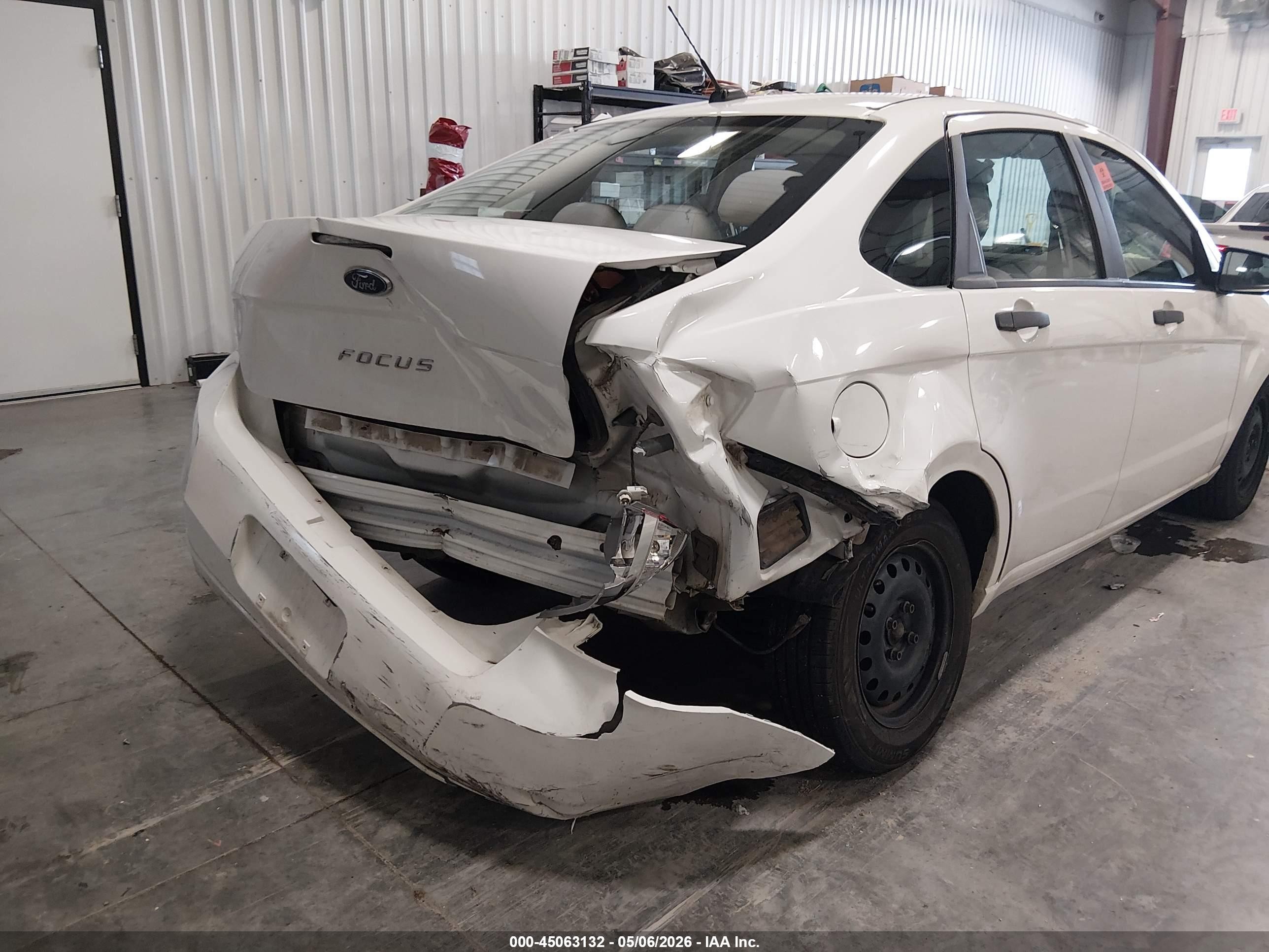 2010 Ford Focus S White vin: 1FAHP3EN0AW291379