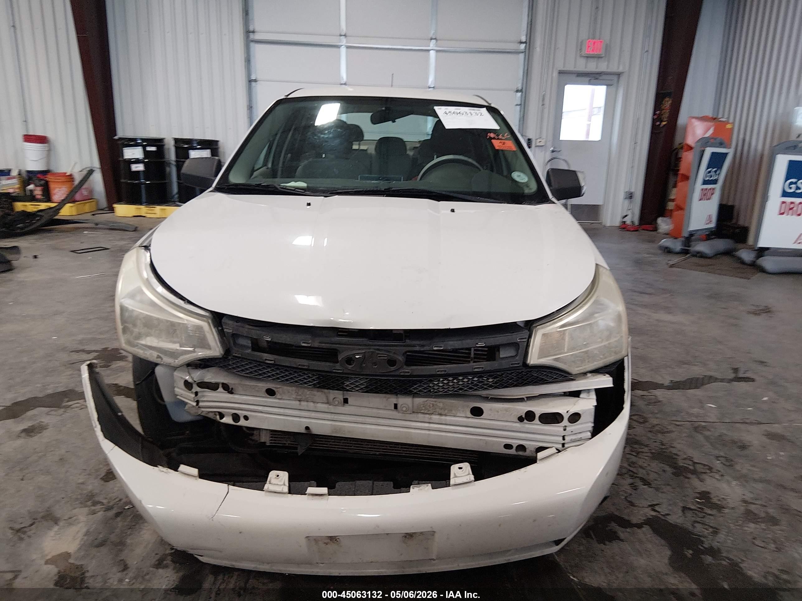 2010 Ford Focus S White vin: 1FAHP3EN0AW291379