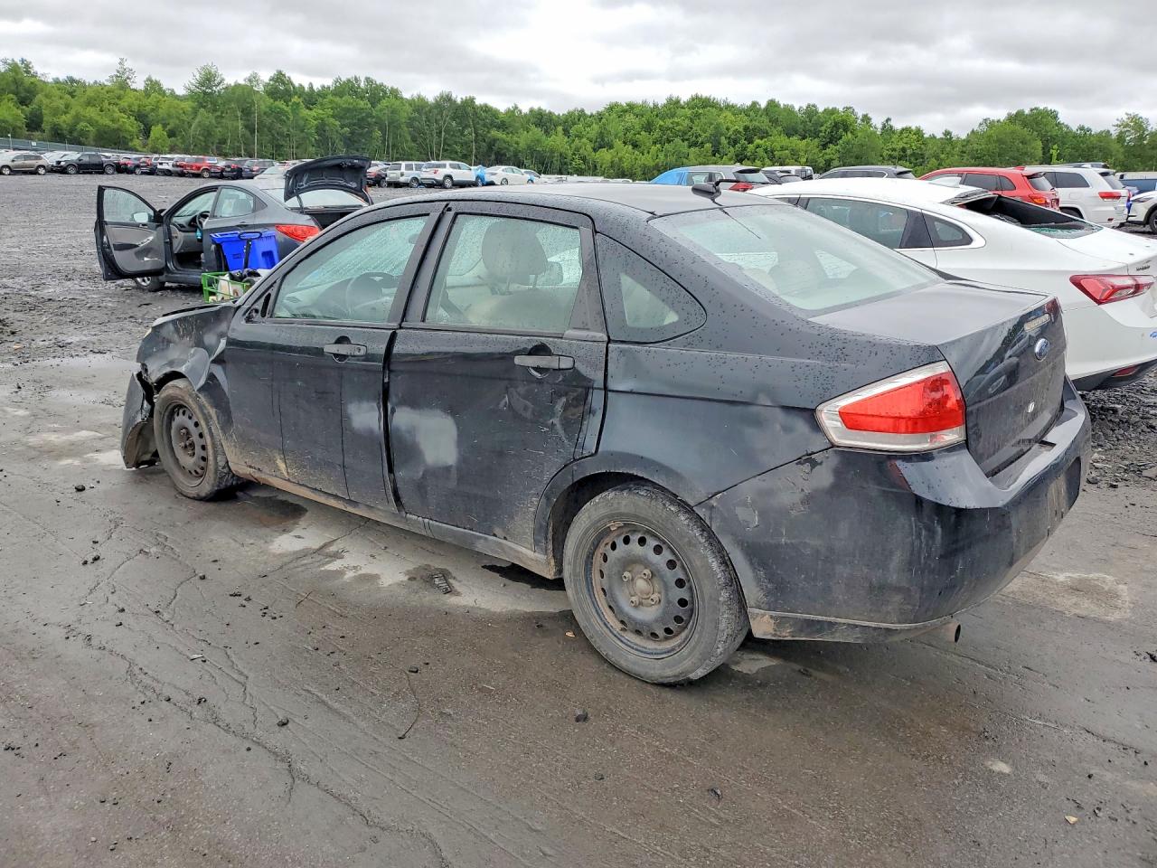 2011 Ford Focus S Черный vin: 1FAHP3EN0BW140897