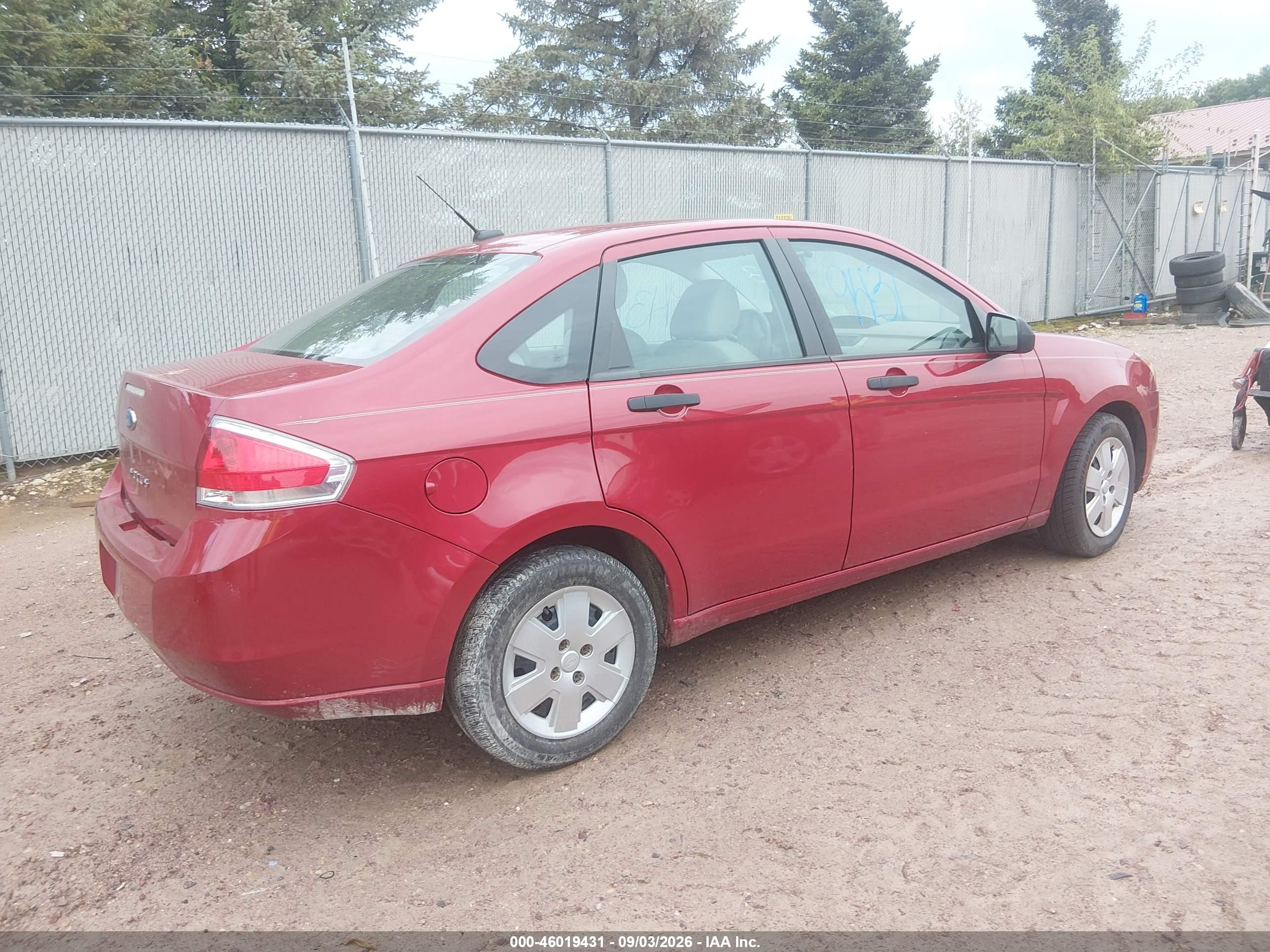2011 Ford Focus S Red vin: 1FAHP3EN0BW175844