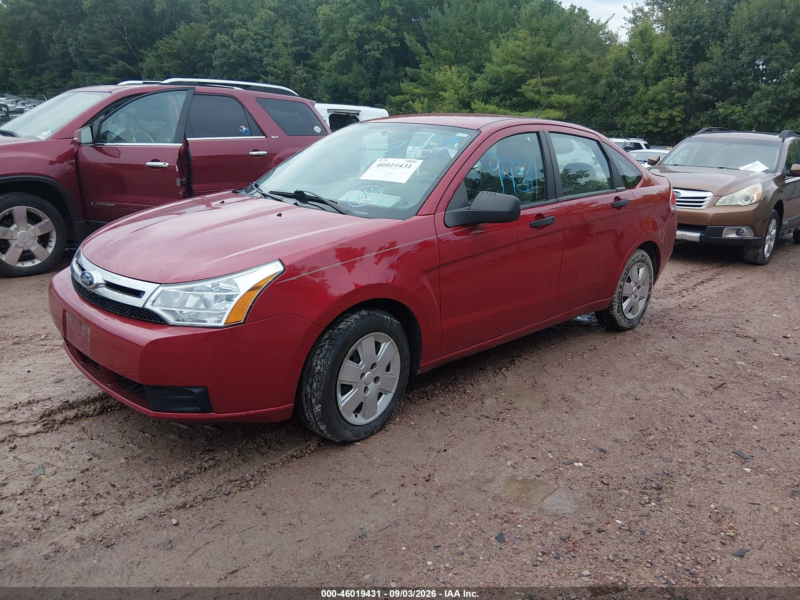 2011 Ford Focus S Red vin: 1FAHP3EN0BW175844