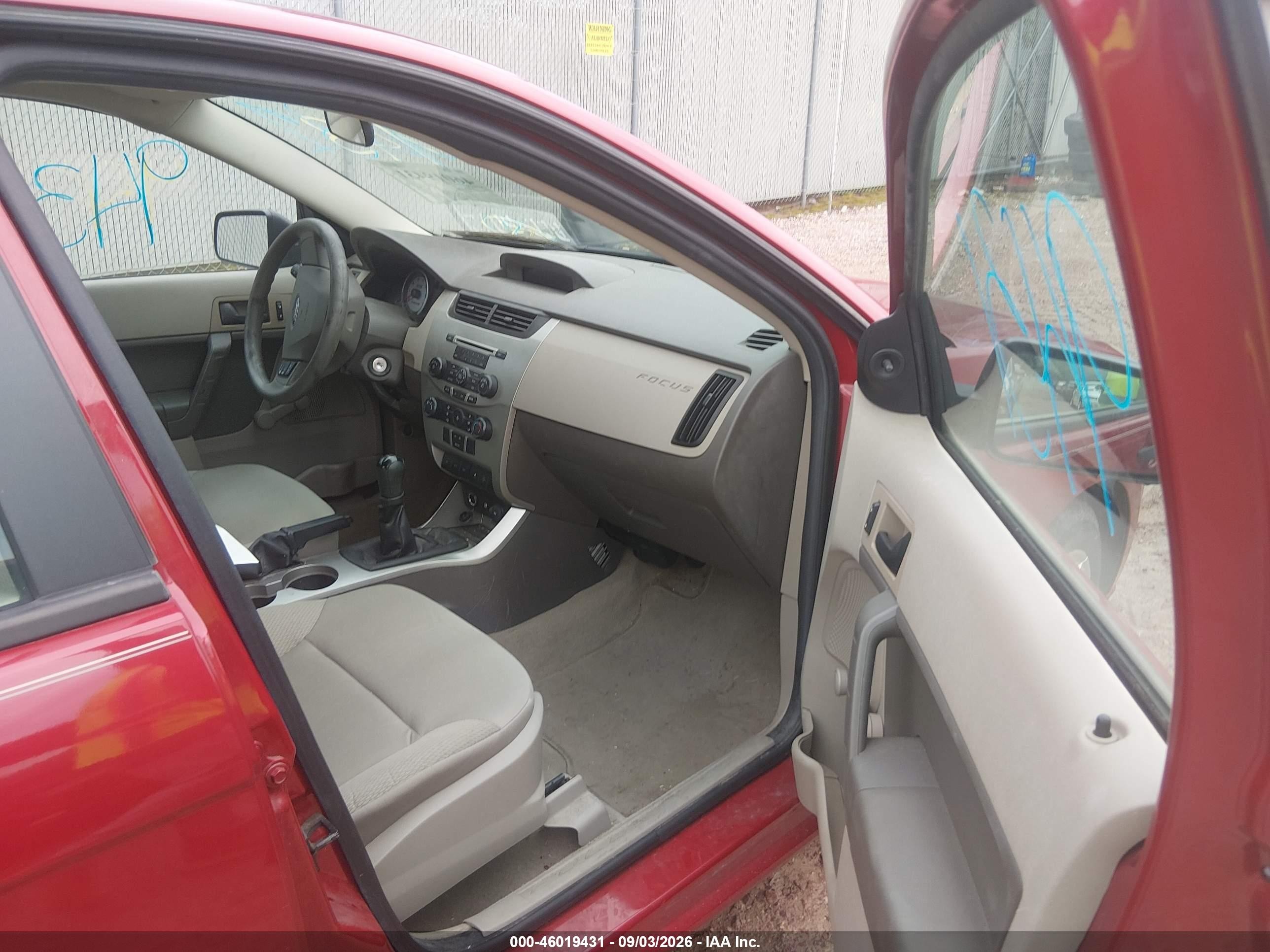 2011 Ford Focus S Red vin: 1FAHP3EN0BW175844