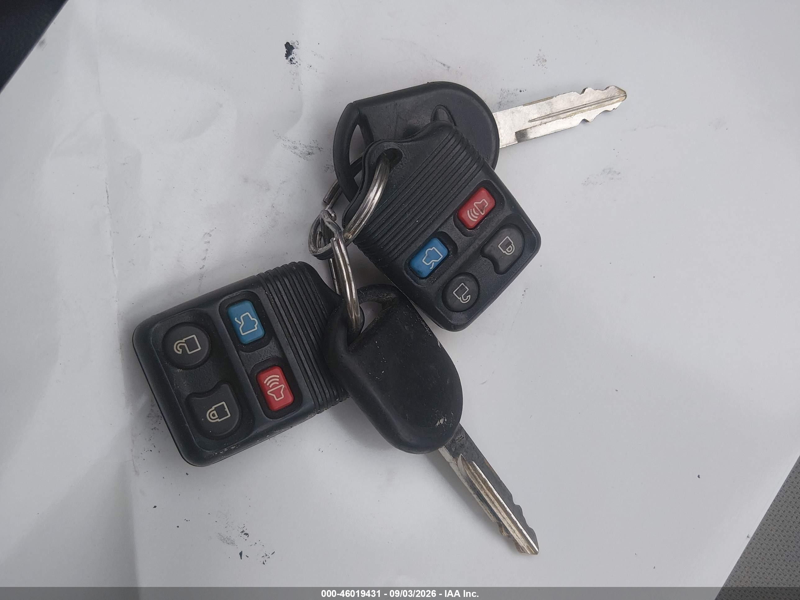 2011 Ford Focus S Red vin: 1FAHP3EN0BW175844