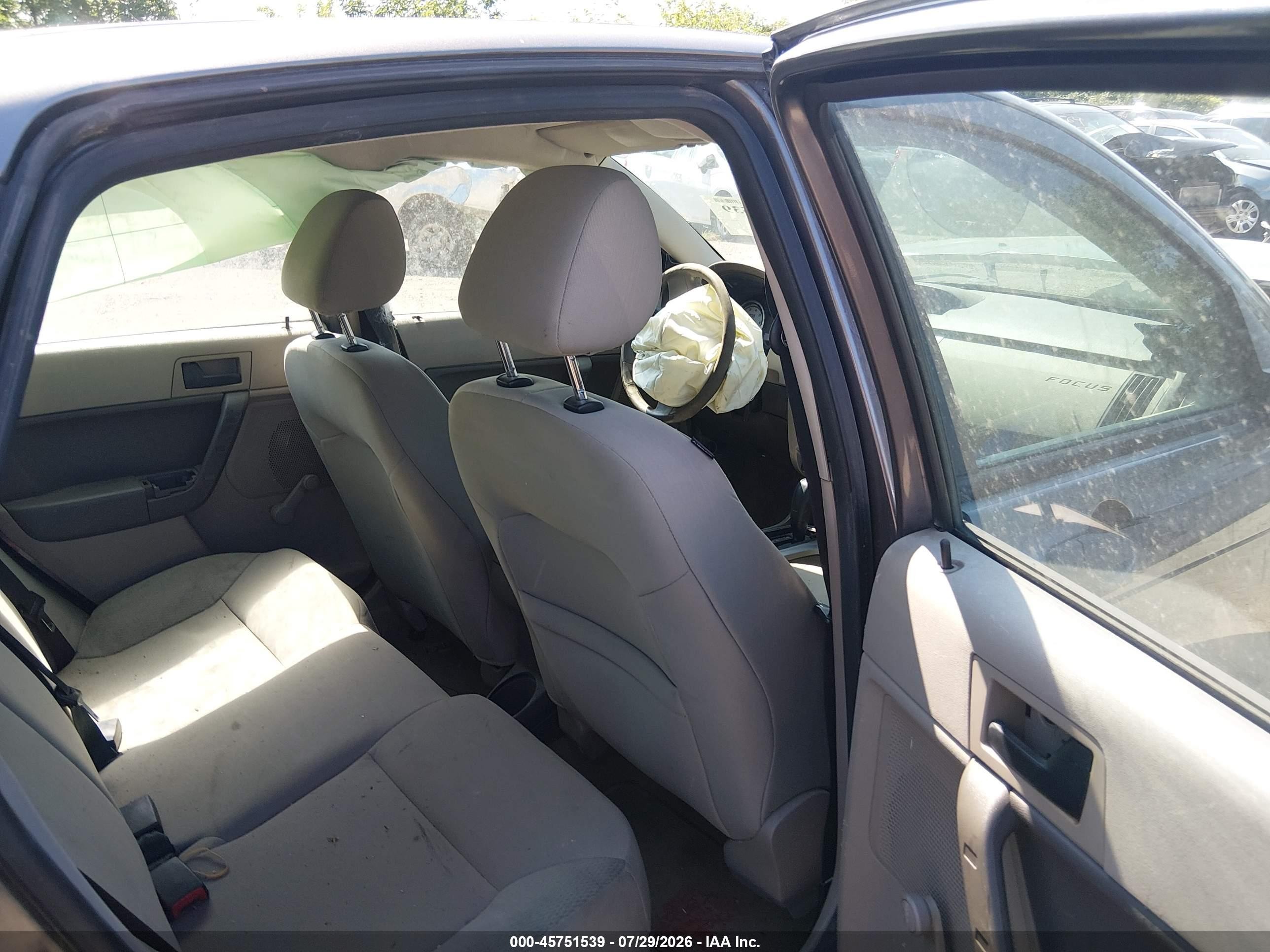 2011 Ford Focus S Gray vin: 1FAHP3EN0BW188979