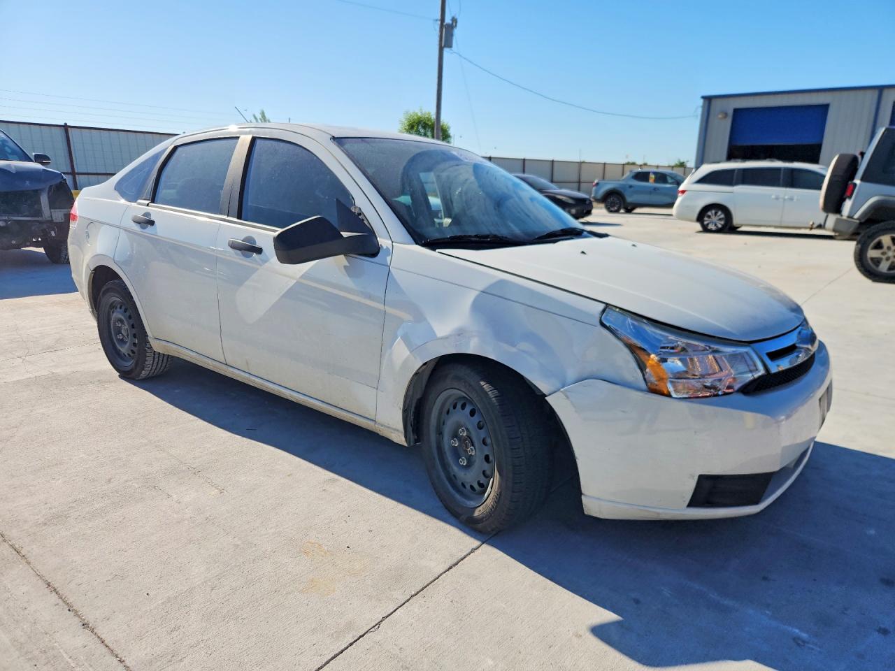 2010 Ford Focus Белый vin: 1FAHP3EN1AW247505