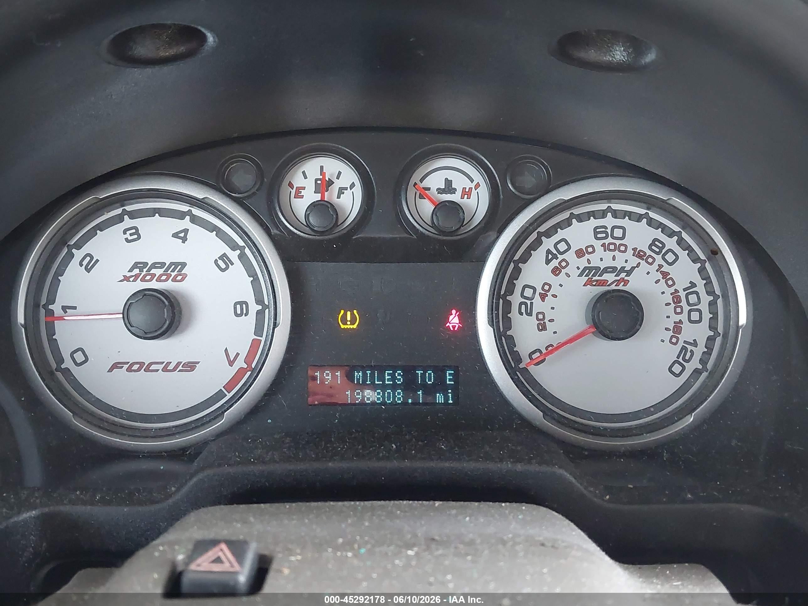 2011 Ford Focus S Red vin: 1FAHP3EN1BW175304