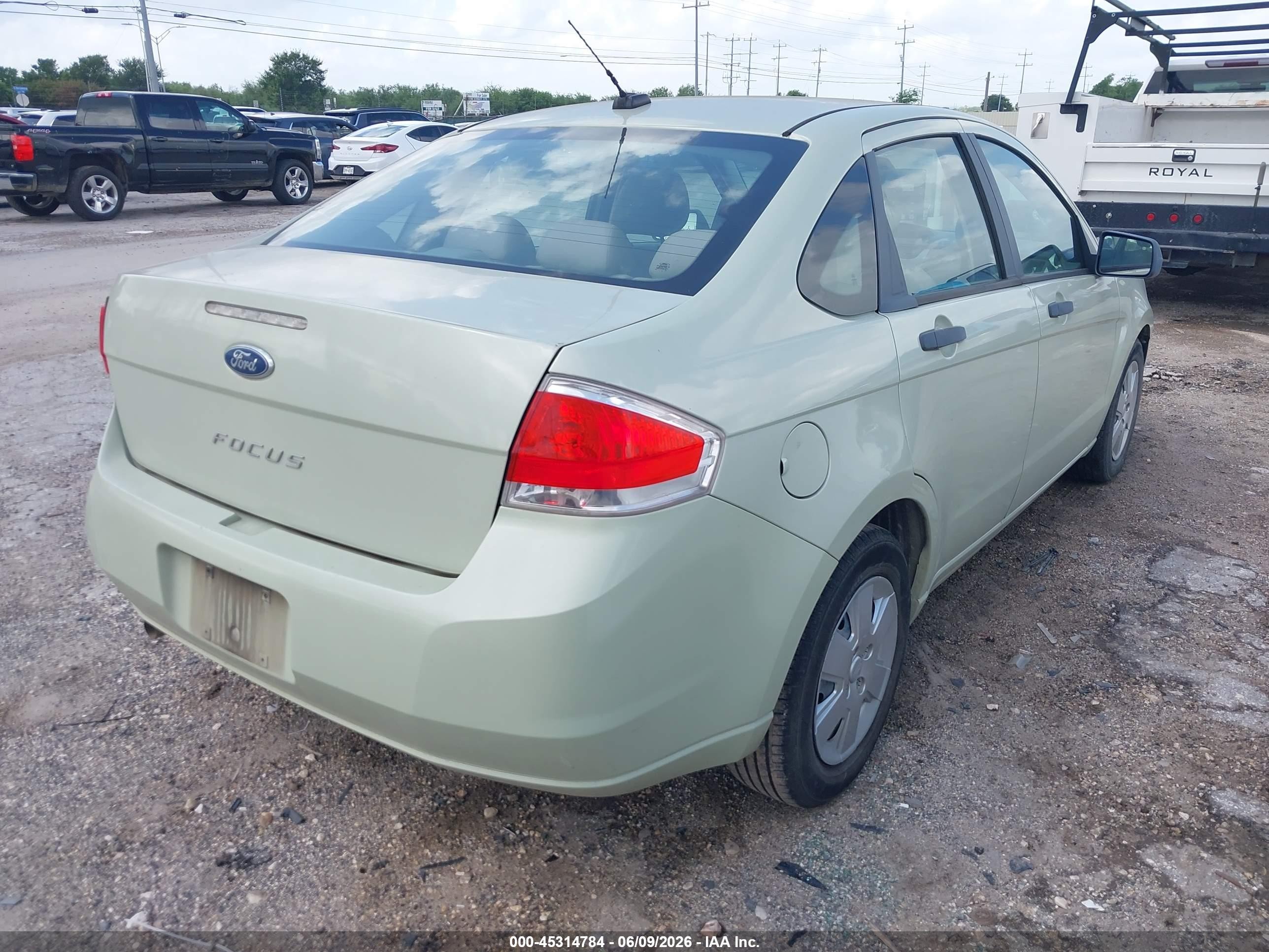 2010 Ford Focus S Green vin: 1FAHP3EN2AW117703