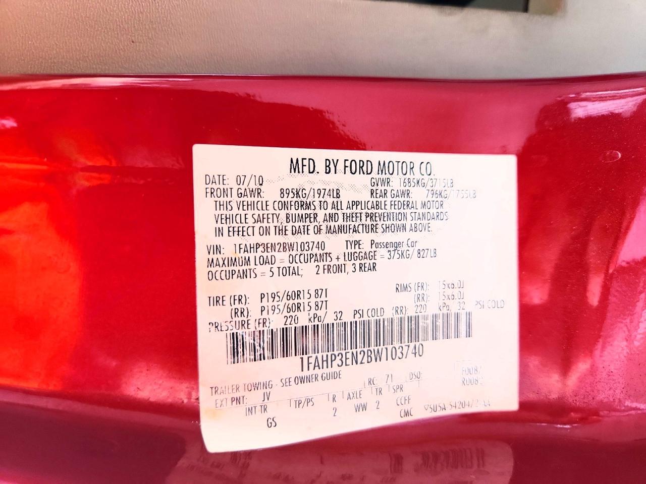 2011 Ford Focus S Red vin: 1FAHP3EN2BW103740
