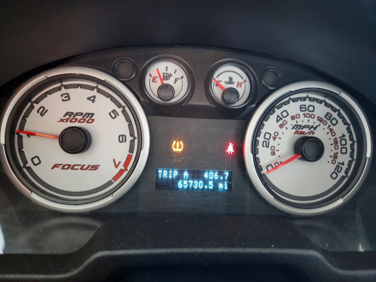 2011 Ford Focus S Red vin: 1FAHP3EN2BW103740