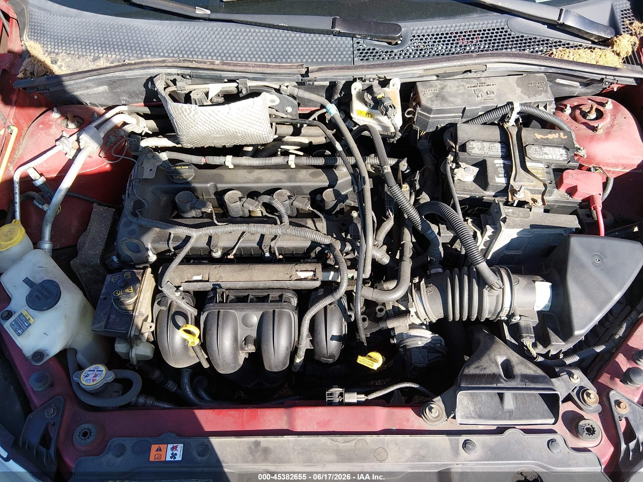 2010 Ford Focus S Red vin: 1FAHP3EN3AW289139