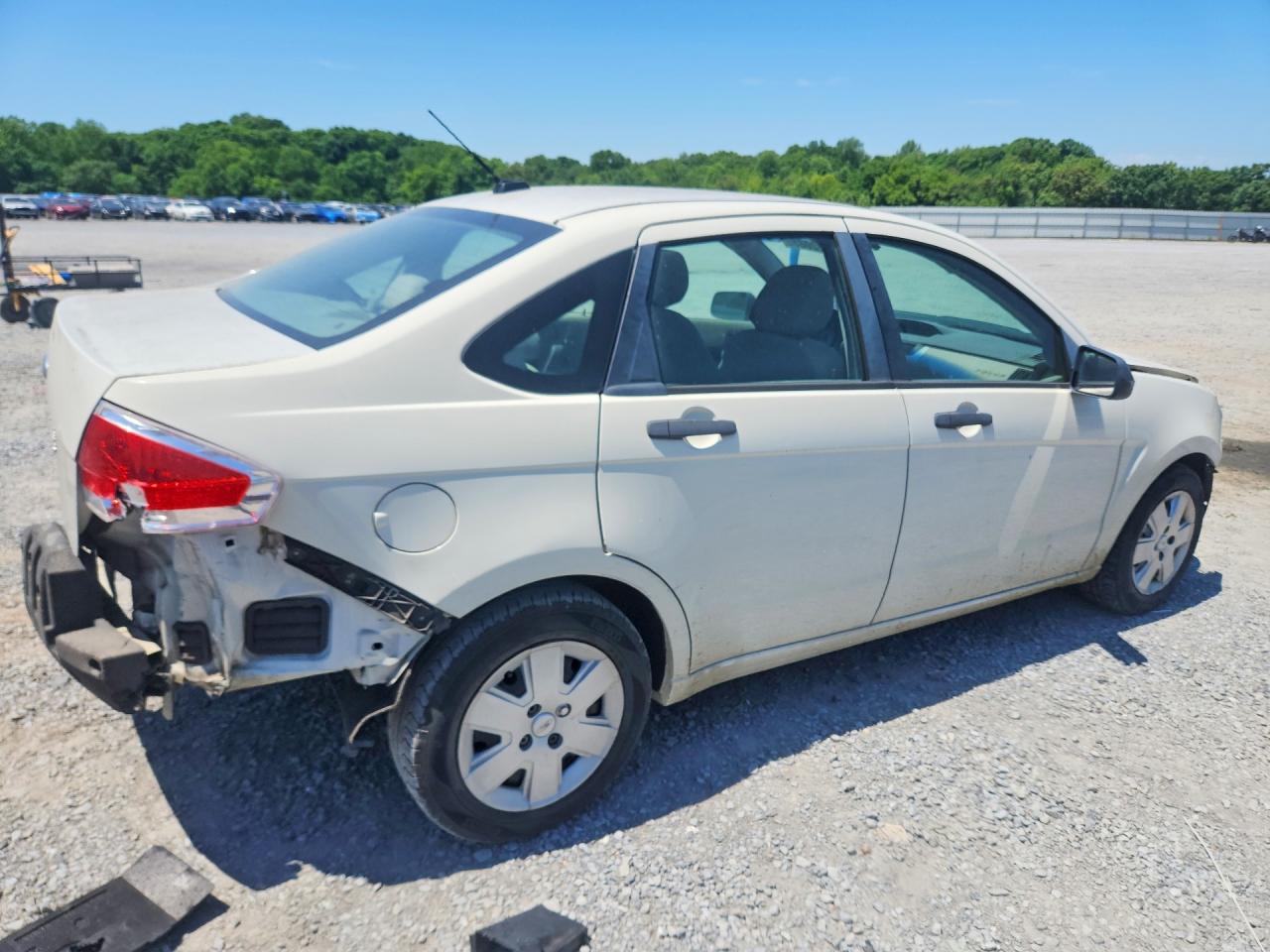 2010 Ford Focus S White vin: 1FAHP3EN4AW148709