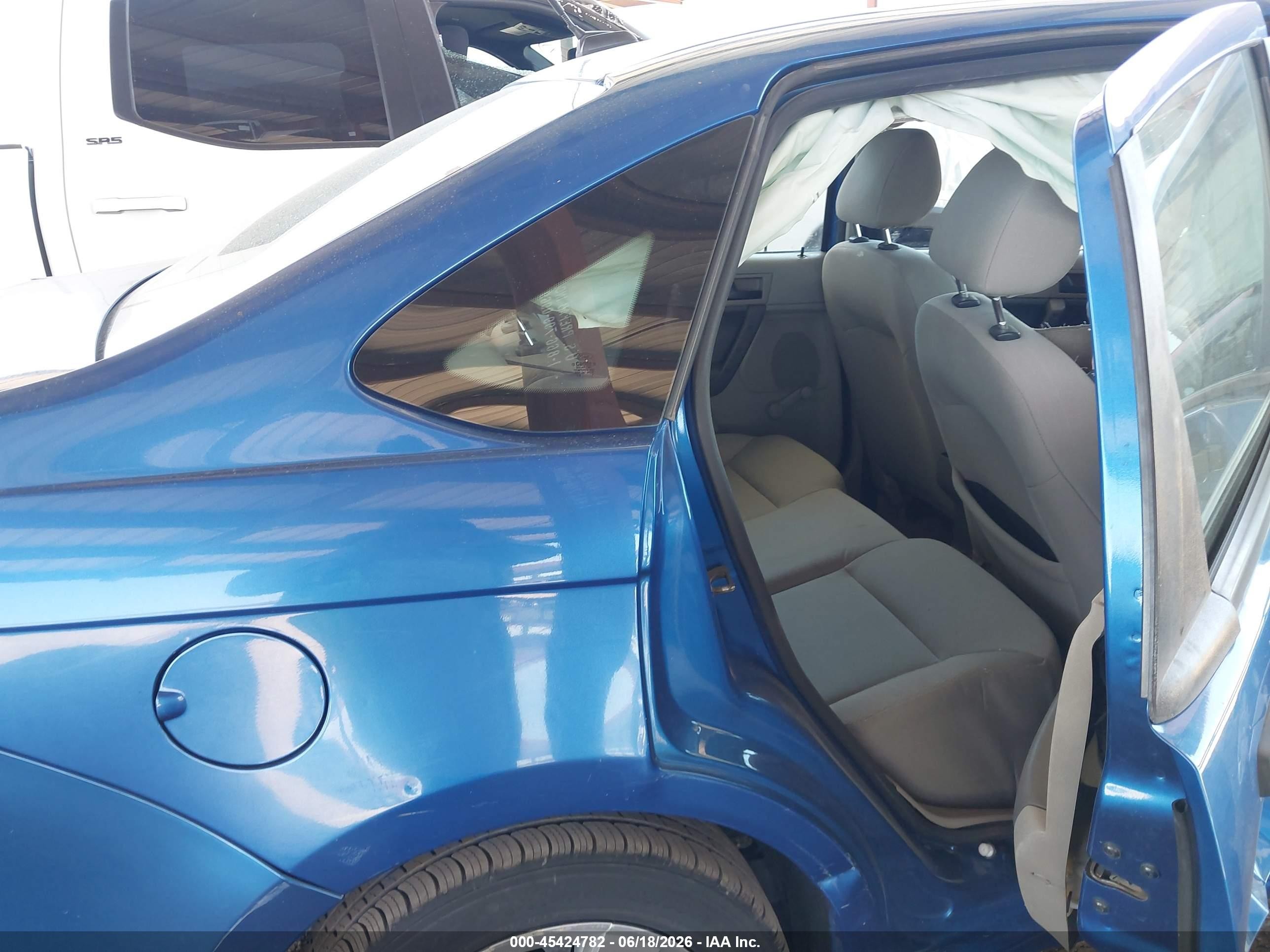 2010 Ford Focus S Blue vin: 1FAHP3EN4AW221366