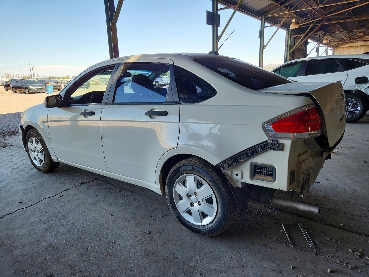 2011 Ford Focus S White vin: 1FAHP3EN5BW181137
