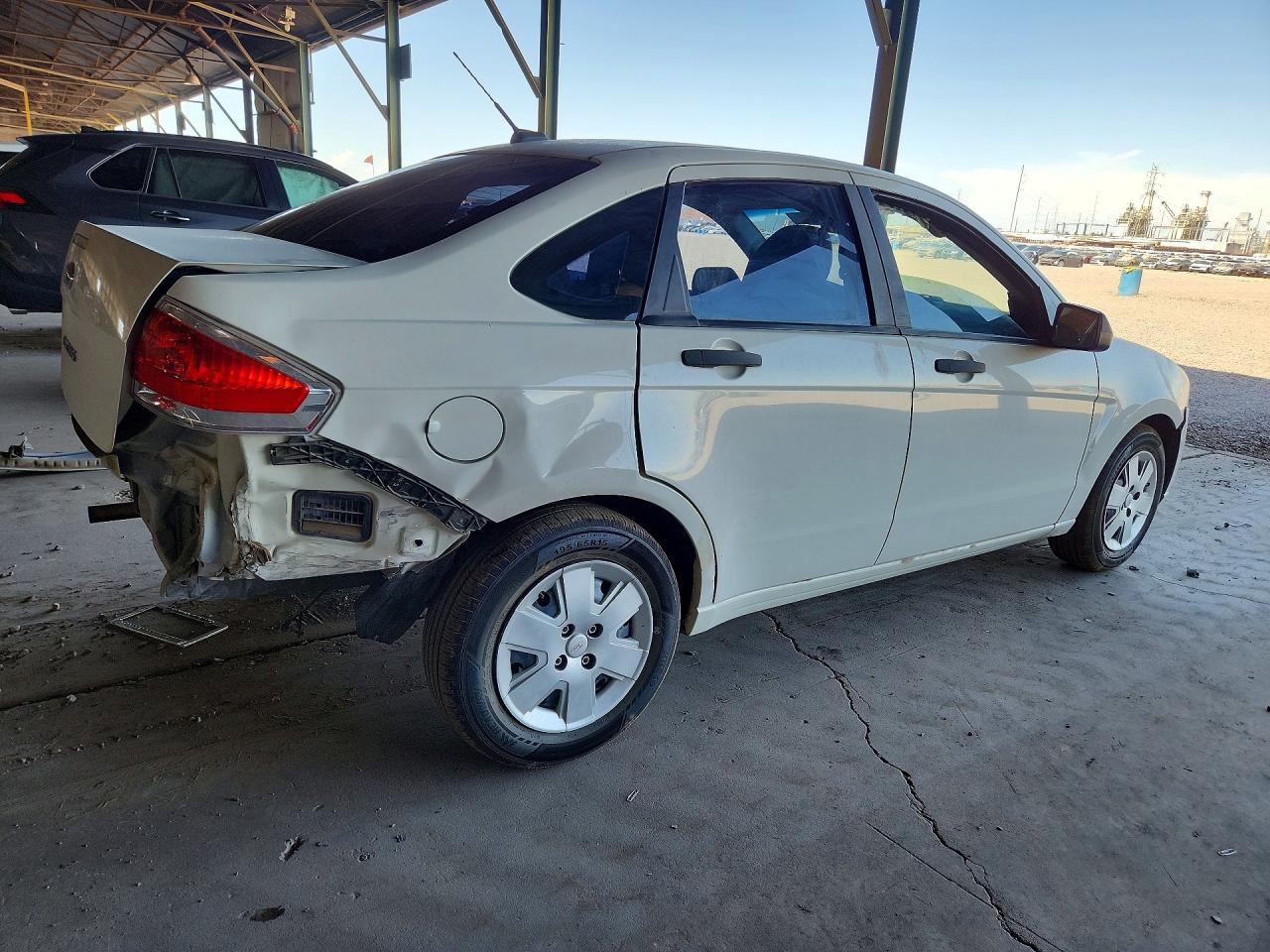 2011 Ford Focus S White vin: 1FAHP3EN5BW181137