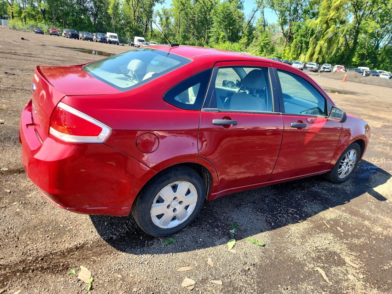 2010 Ford Focus S Red vin: 1FAHP3EN7AW176262