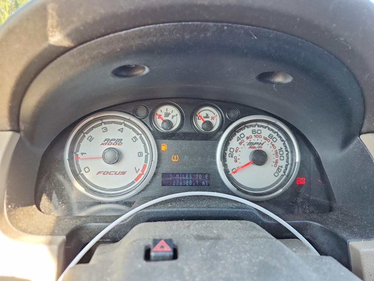 2010 Ford Focus S Red vin: 1FAHP3EN7AW176262
