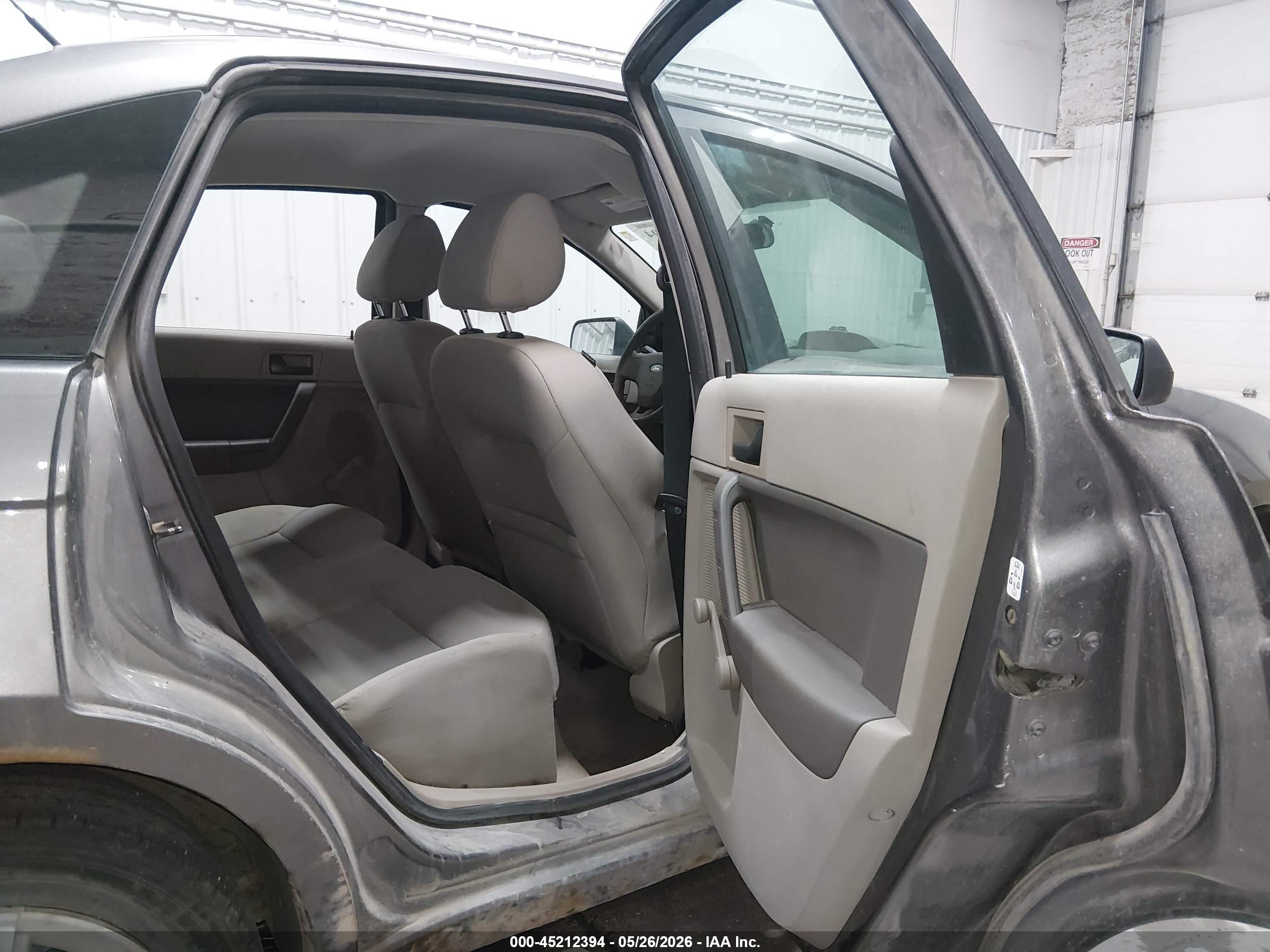 2010 Ford Focus S Gray vin: 1FAHP3EN7AW230563