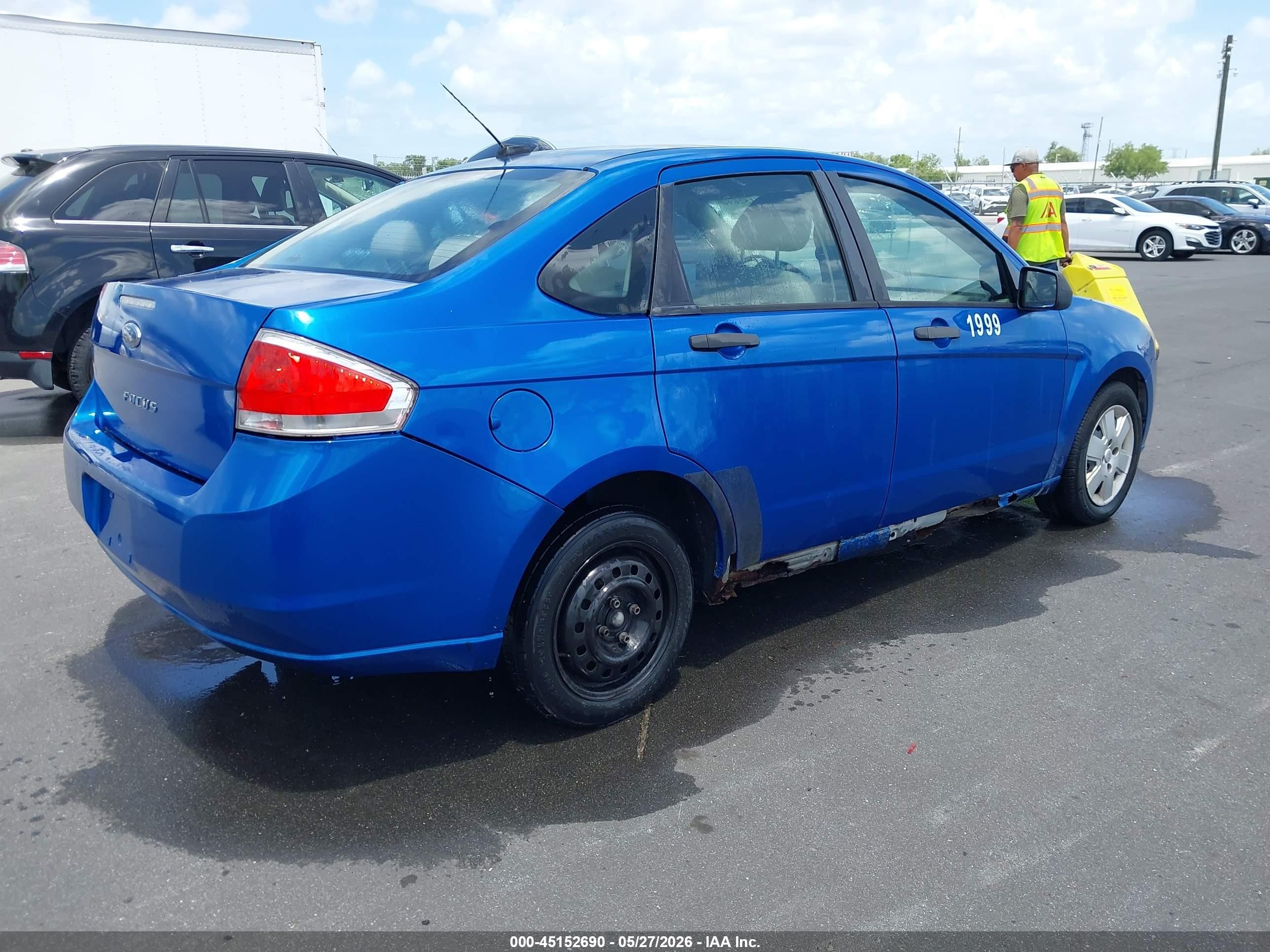 2011 Ford Focus S Blue vin: 1FAHP3EN7BW201131