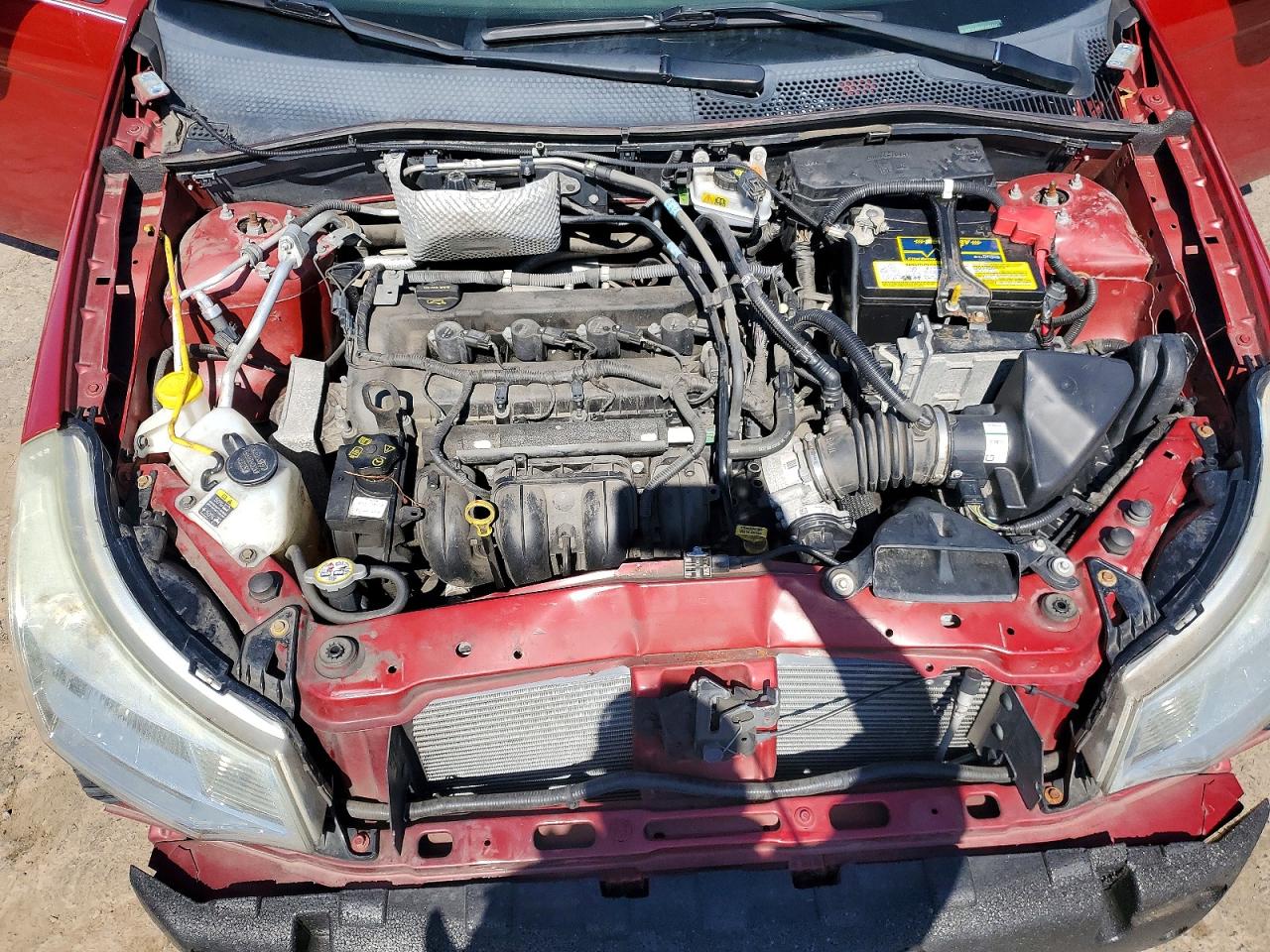 2011 Ford Focus S Red vin: 1FAHP3EN8BW100650