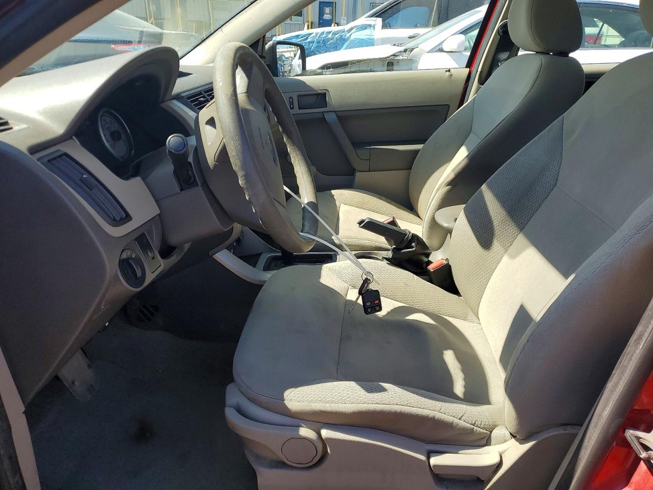 2011 Ford Focus S Red vin: 1FAHP3EN8BW100650