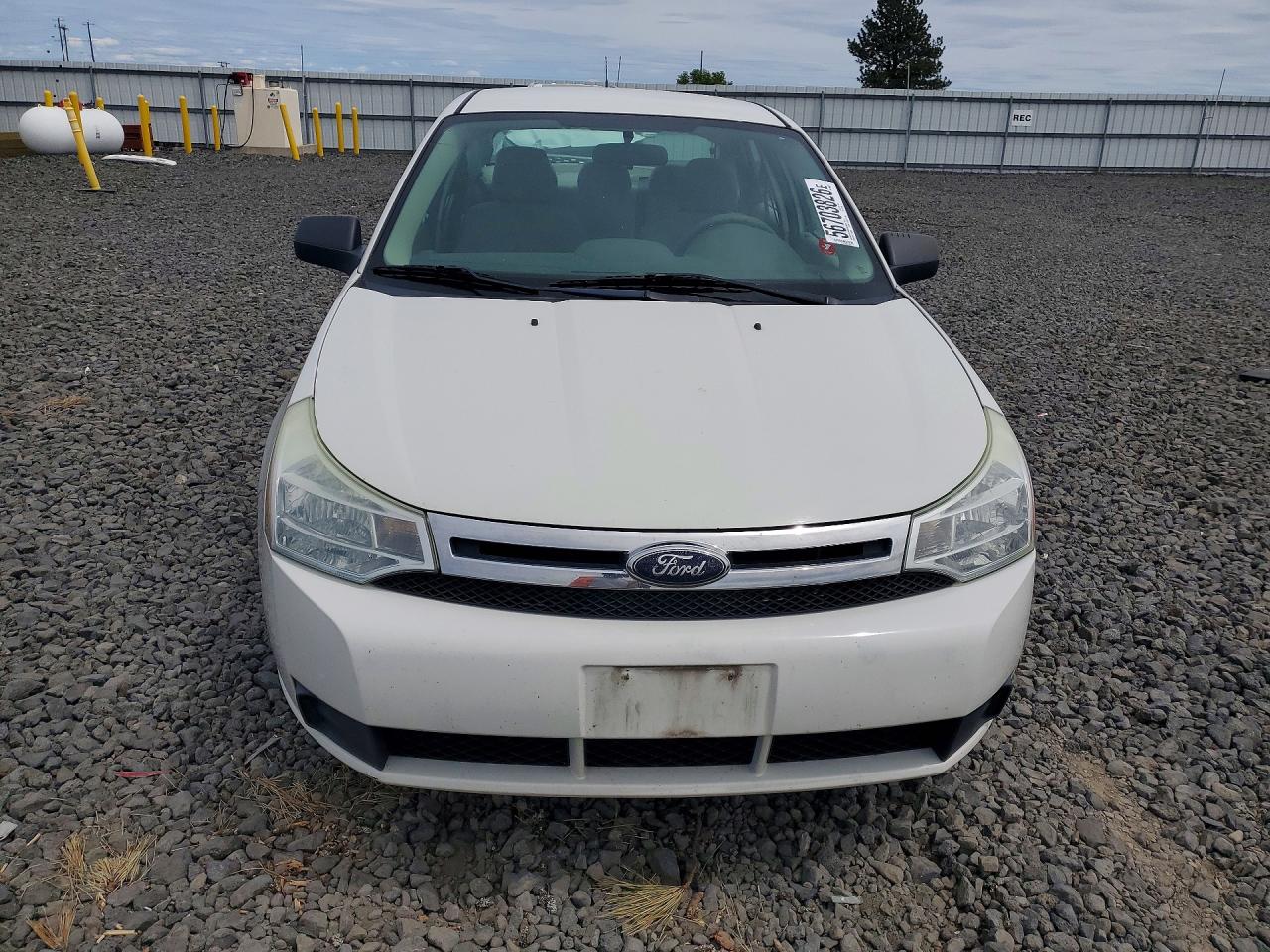 2010 Ford Focus S White vin: 1FAHP3EN9AW157079