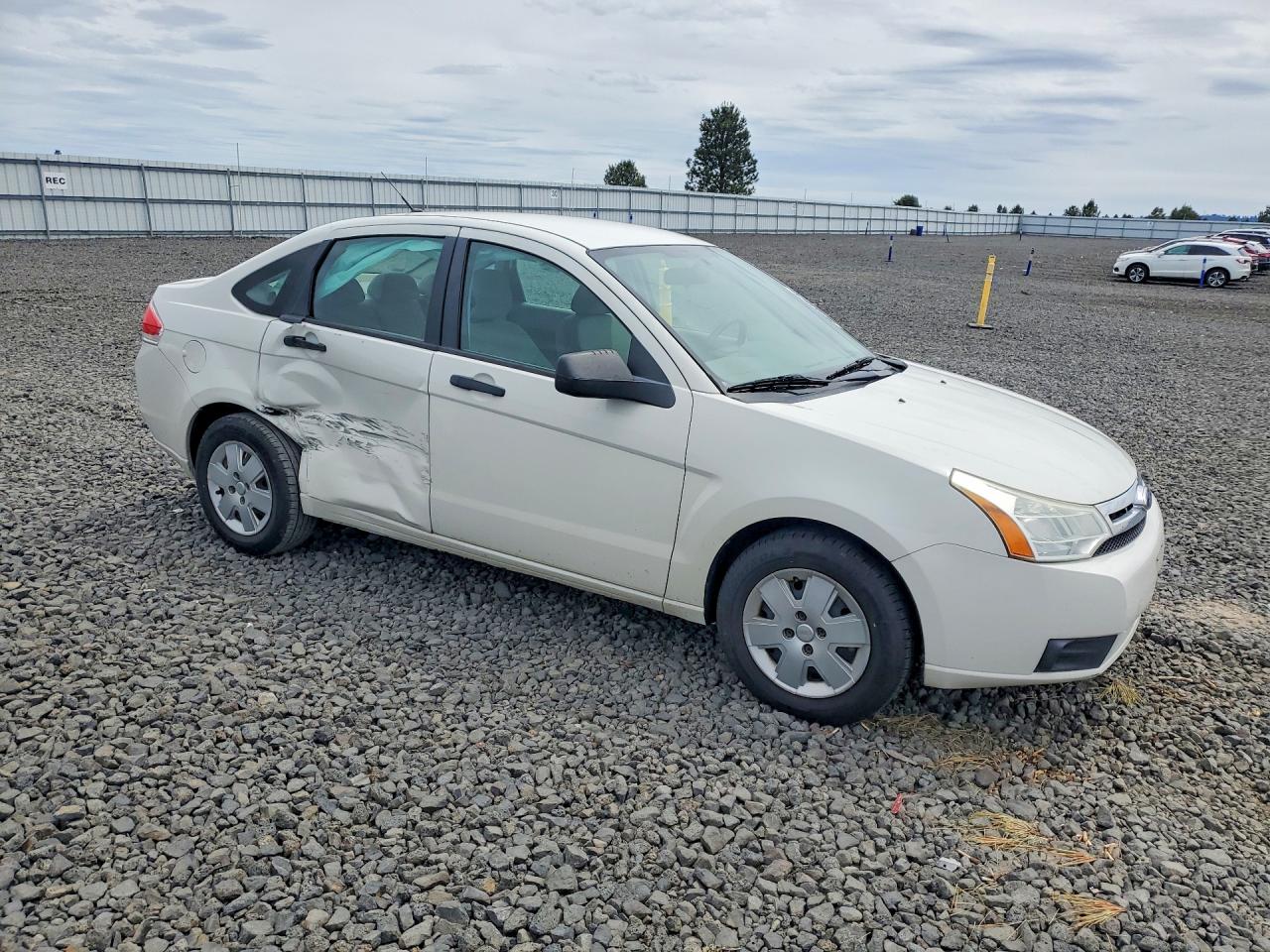 2010 Ford Focus S White vin: 1FAHP3EN9AW157079