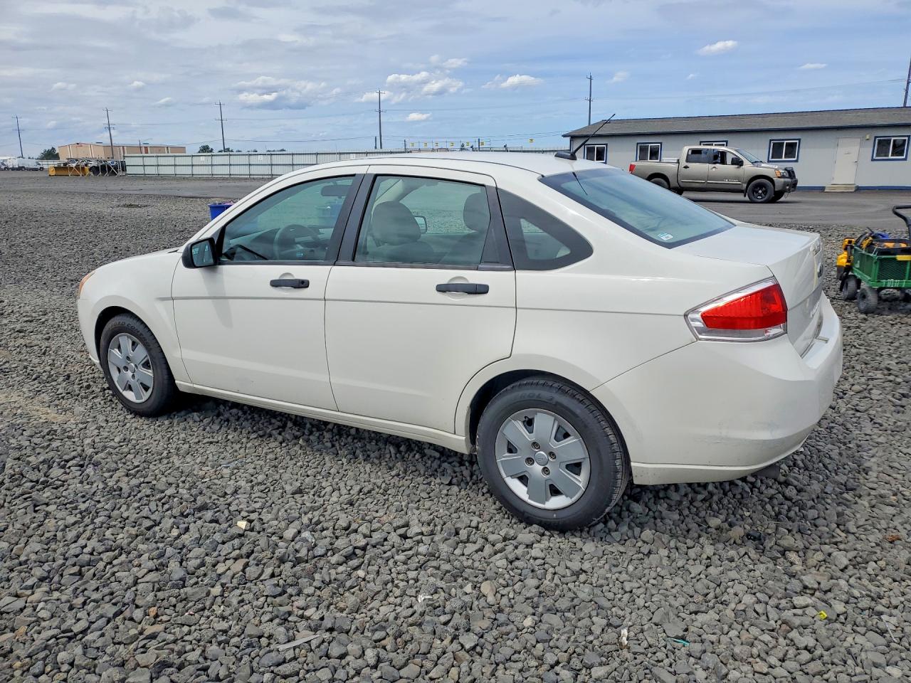 2010 Ford Focus S White vin: 1FAHP3EN9AW157079
