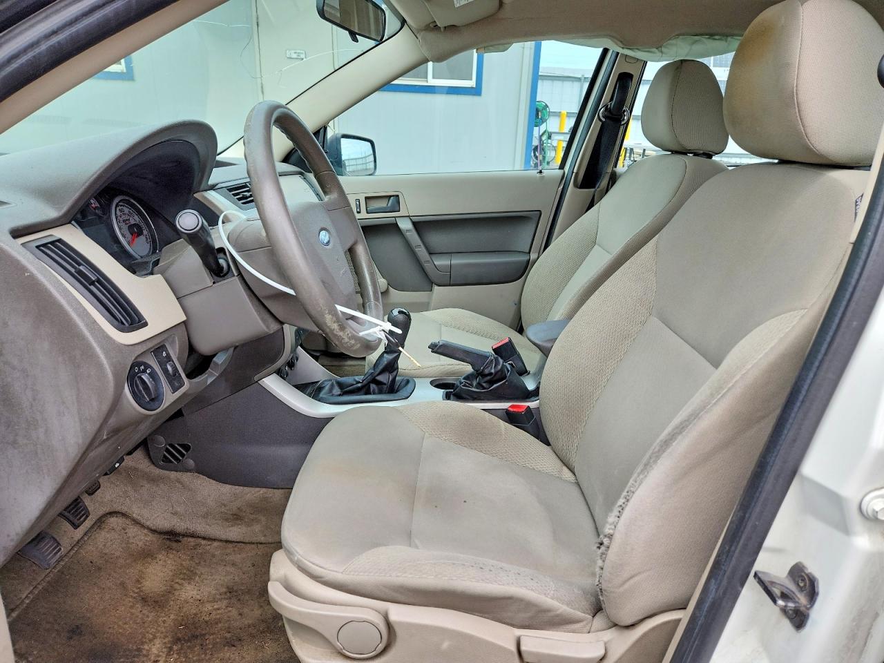 2010 Ford Focus S White vin: 1FAHP3EN9AW157079